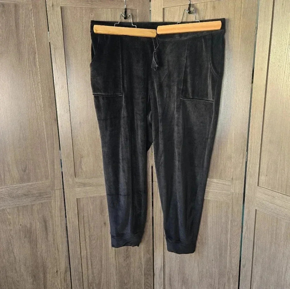 Women velour black casual yoga travel gym joggers - Picture 7 of 12